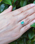 Solitaire Women’s emerald rings