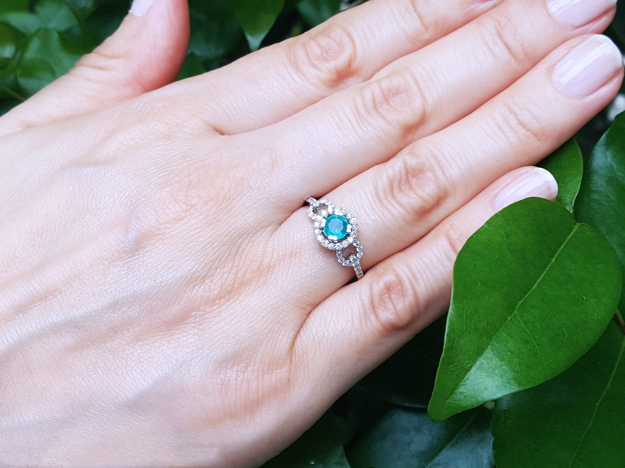 Genuine halo diamond emerald rings for sale