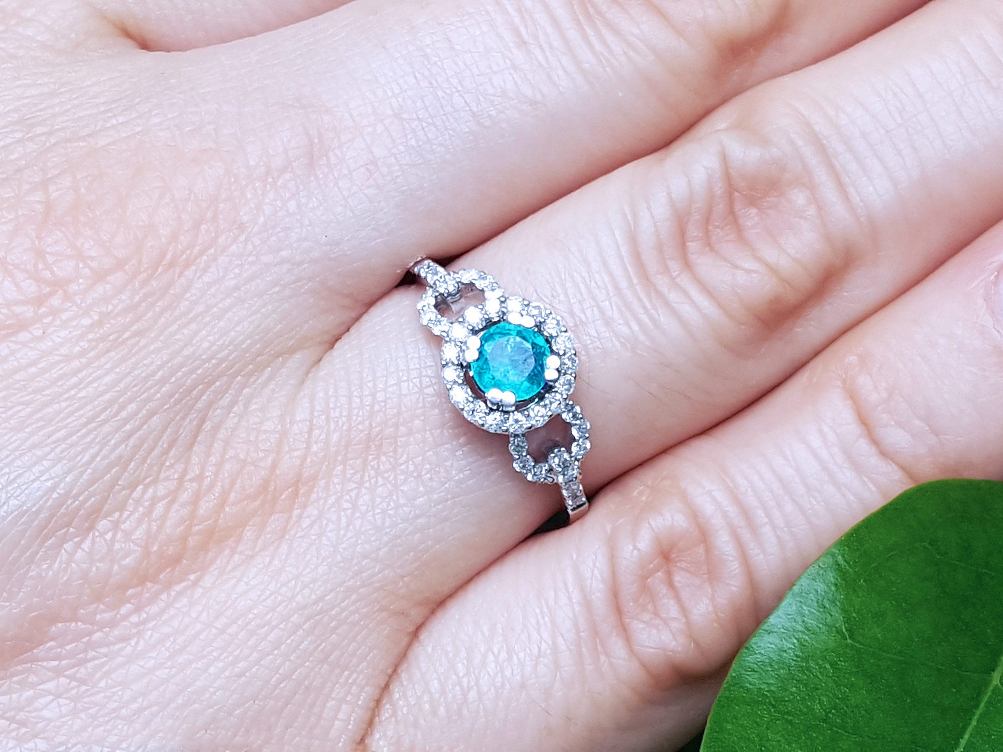 Mother&#39;s Day halo emerald rings for sale