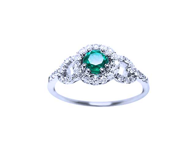 Emerald and diamonds women’s engagement rings