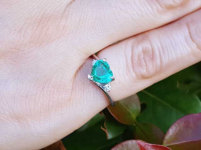 Cheap emerald jewelry with real emeralds