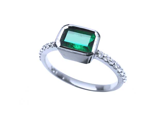 Unique emerald Women’s rings