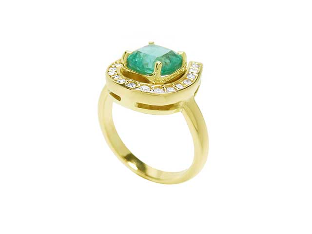 Mother’s day horsedhoe emerald ring the perfect gift for her