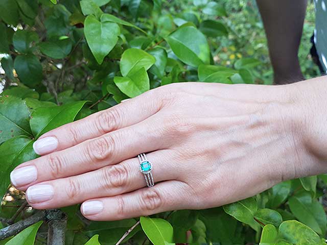 Affordable Ladies real emerald ring