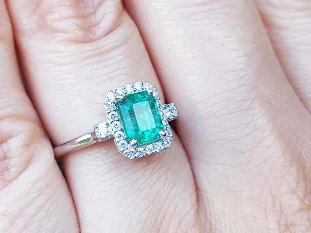 Real Colombian emerald jewelry wholesale