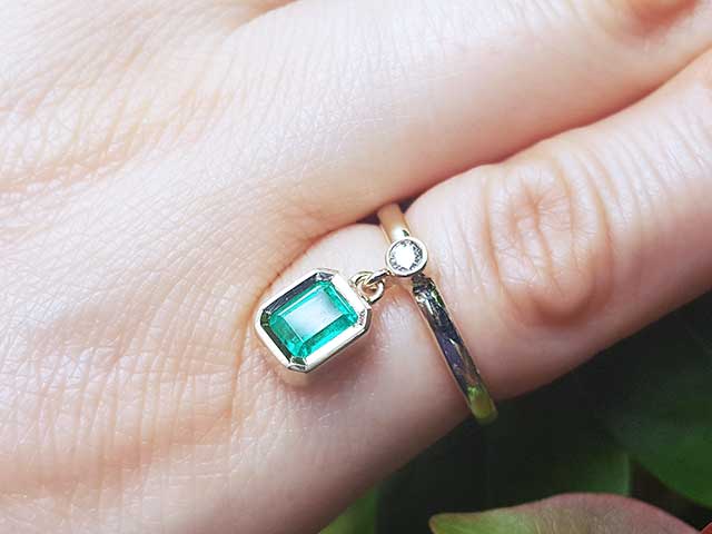 Inexpensive Emerald jewelry gift for mother’s day