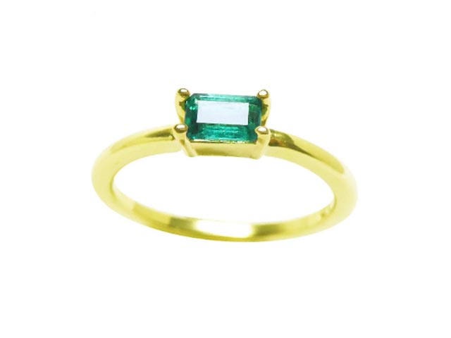 Emerald solitaire ring