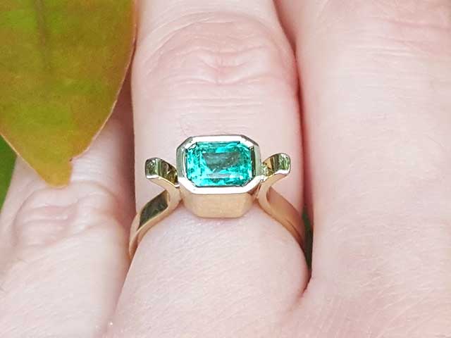 Hand made jewelry with Colombian emeralds wholesale