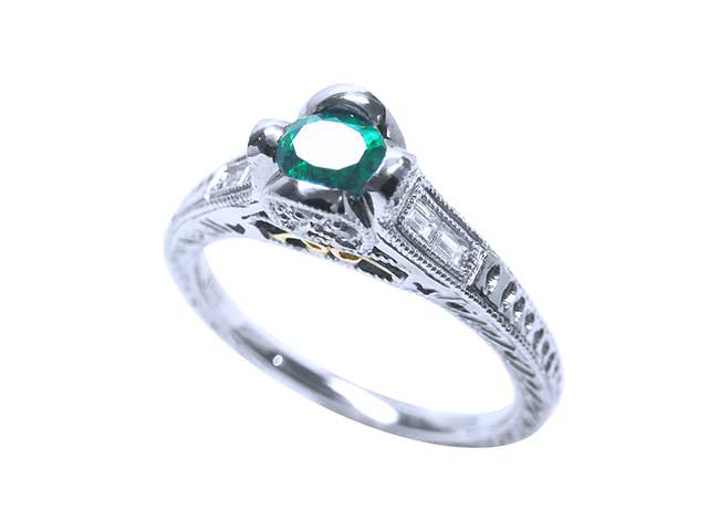 White and yellow gold fine emerald jewelry