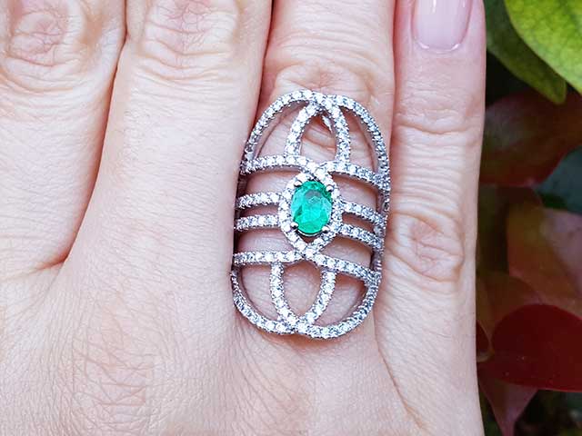 Green gemstone rings for women