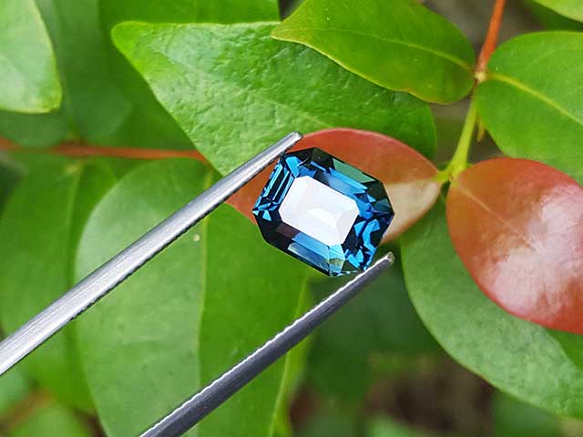 Emerald cut nstural blue sapphire