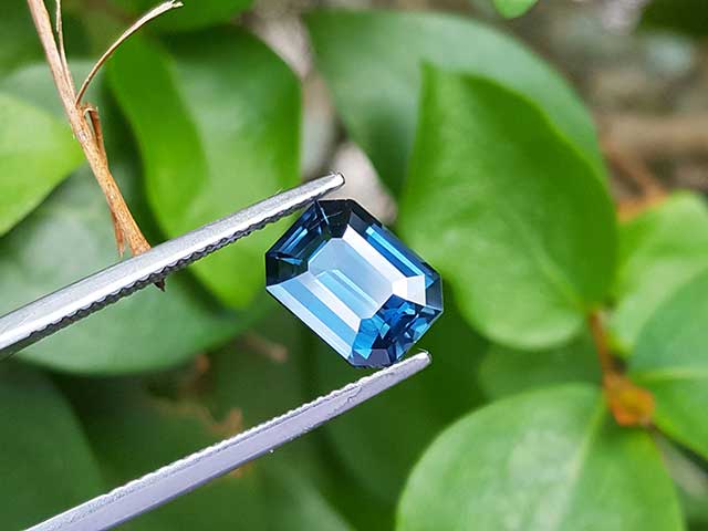 Genuine blue sapphire for sale
