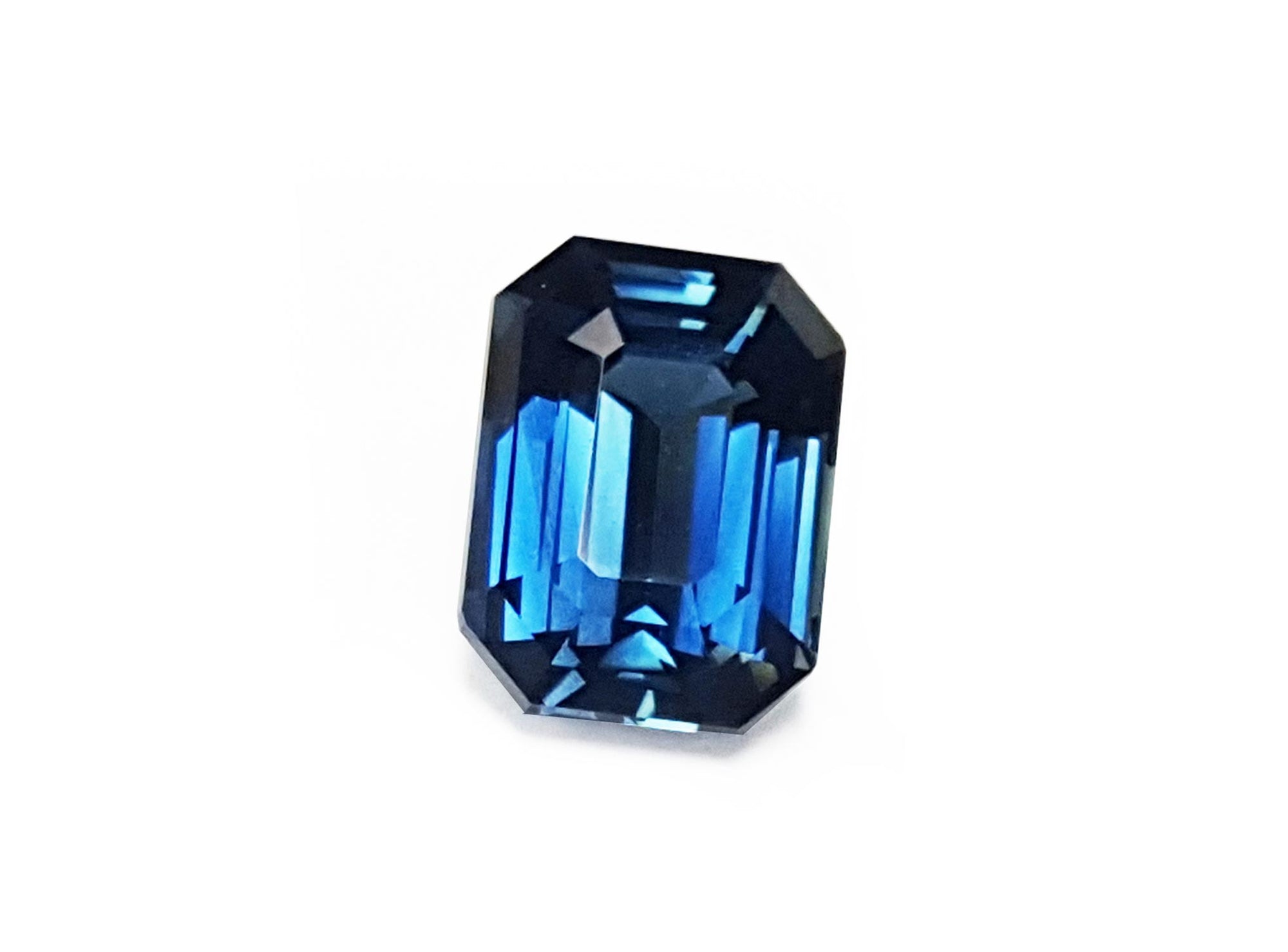 Loose blue sapphire