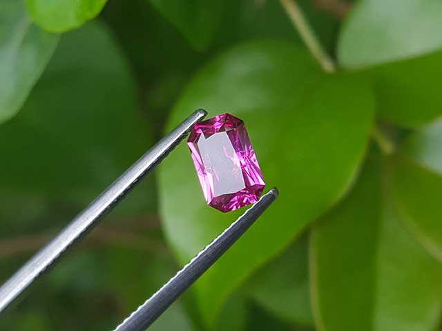 Certified loose pink sapphire
