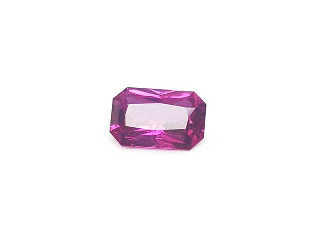 Sparkling pink loose sapphire