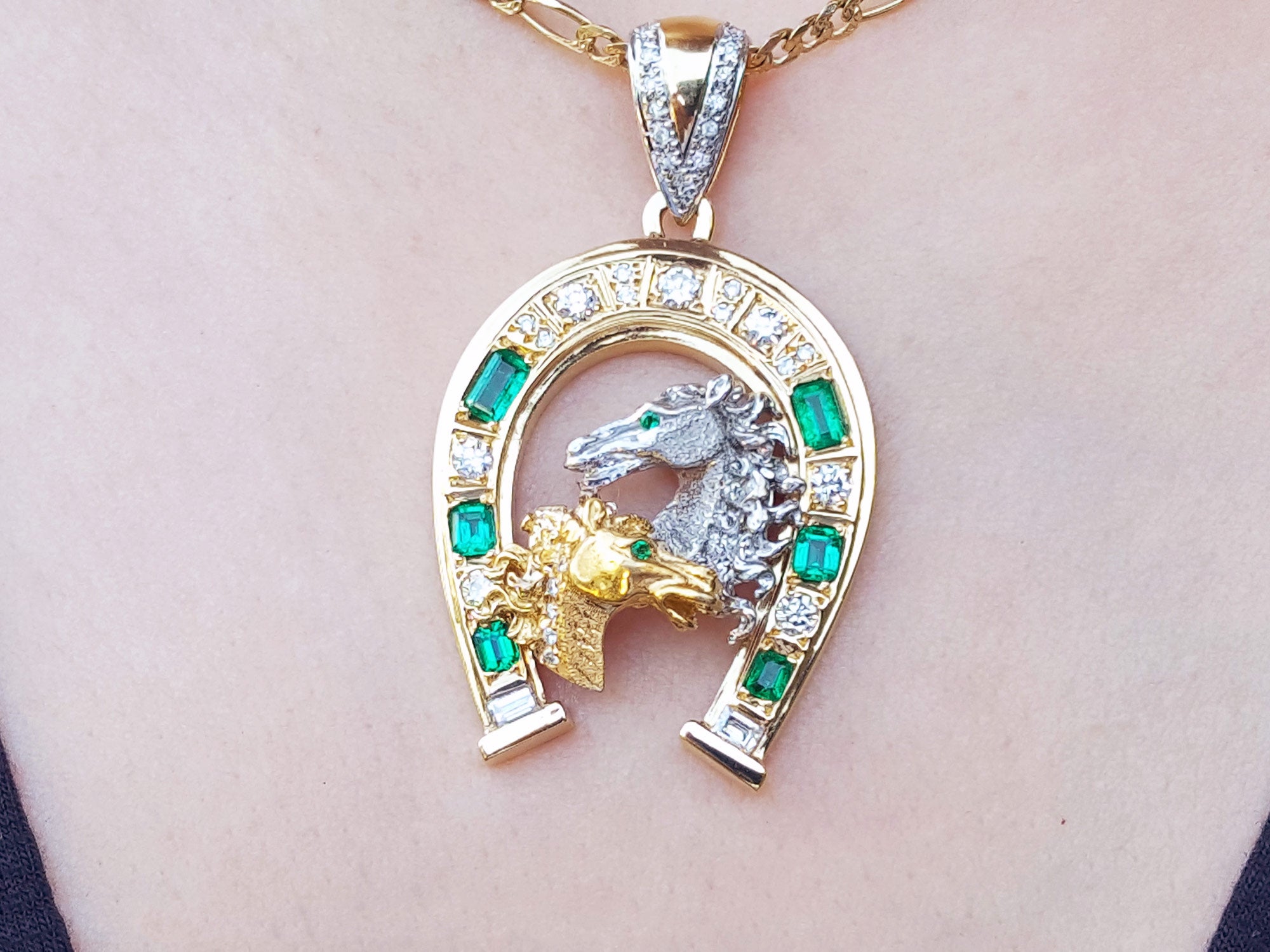 Emerald horseshoe pendant necklace for men
