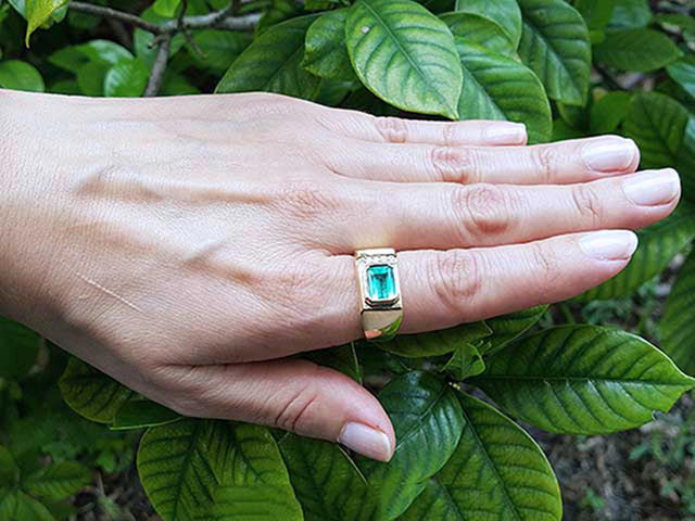 Emerald-cut Men&#39;s Emerald Ring