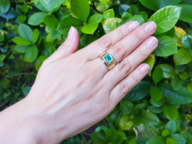 Emerald ring in gold for men