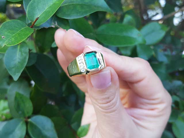 Green emerald men’s ring