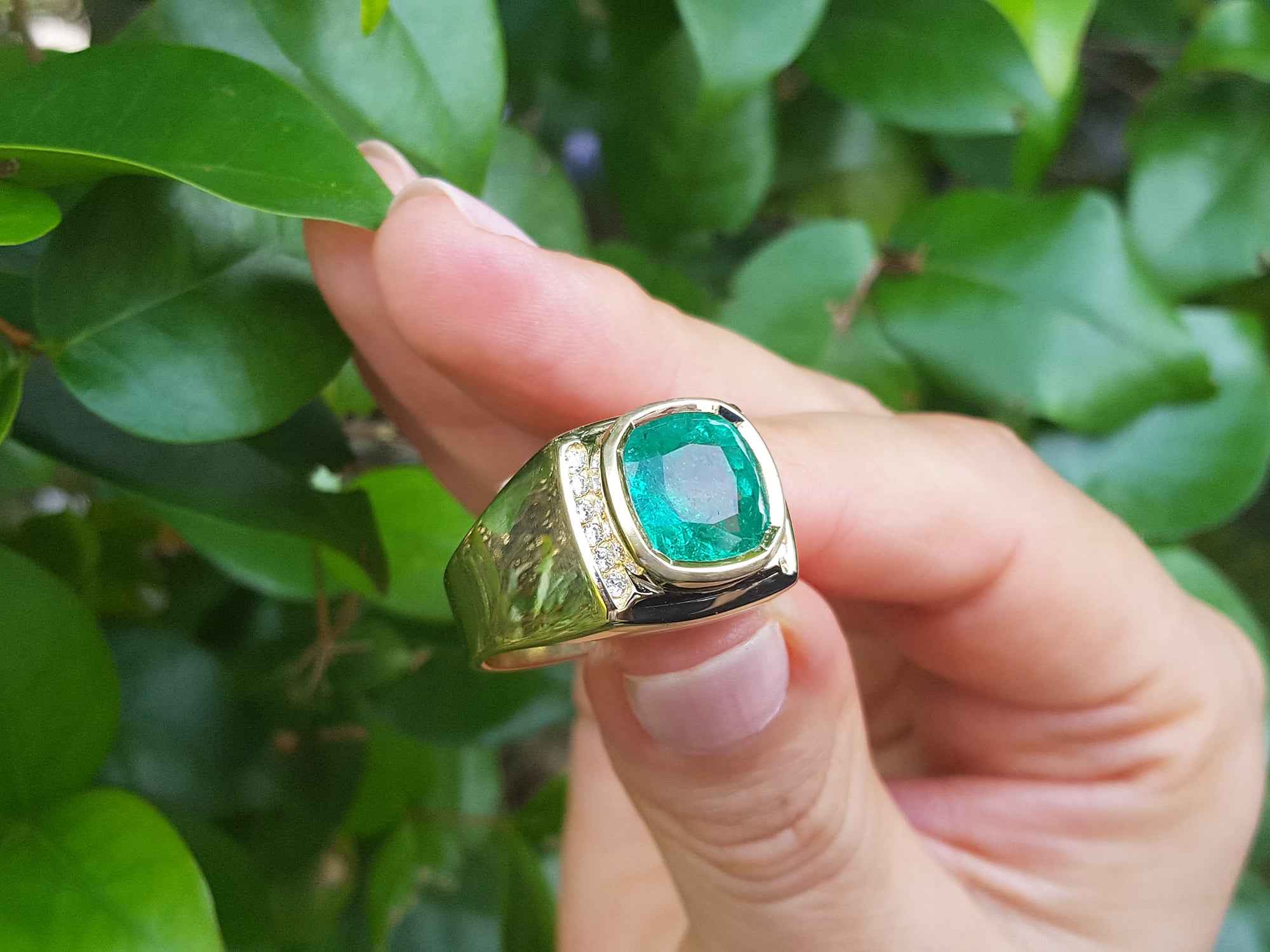 Emerald gold ring for man