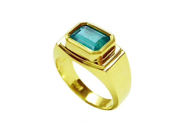 Solitaire men’s emerald rings