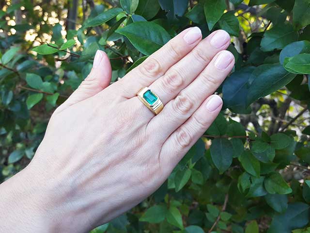 Natural Beryl and gold ring