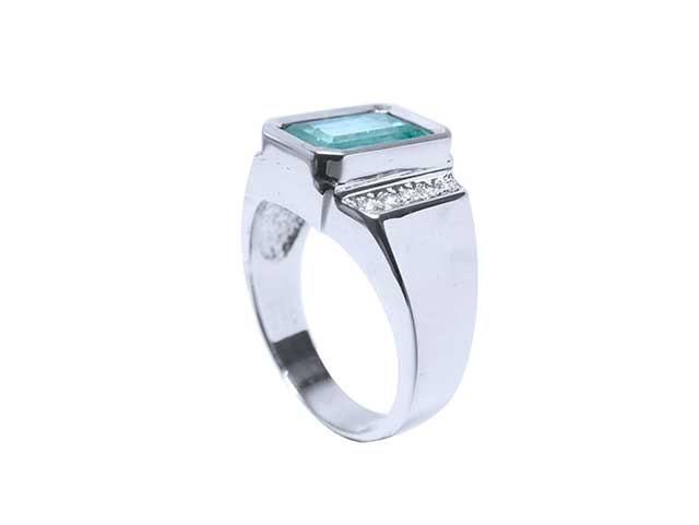 Emerald solitaire ring for men