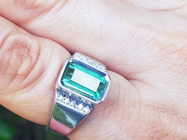Bezel Set 18K emerald mens ring