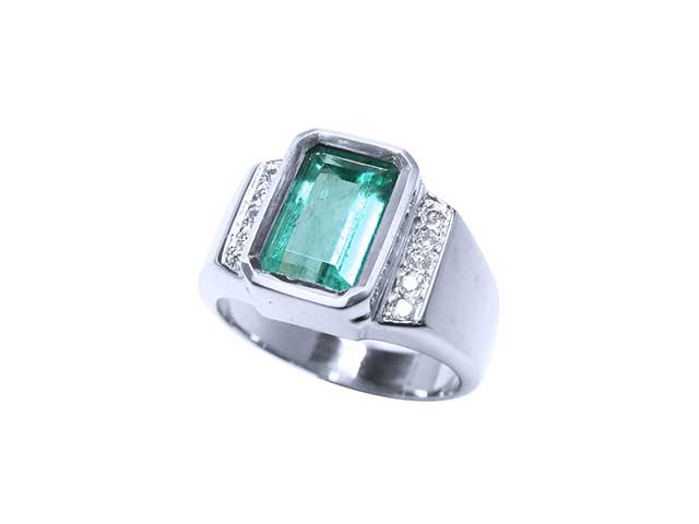 Solitaire men’s ring