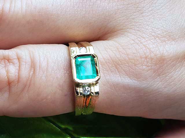 Emerald bezel set men ring