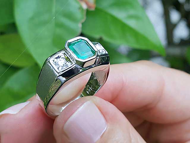 Emerald gold ring for man