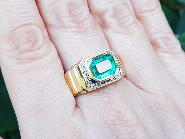 Unique men’s emerald ring