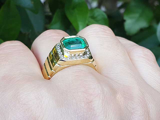 Green emerald men’s rings