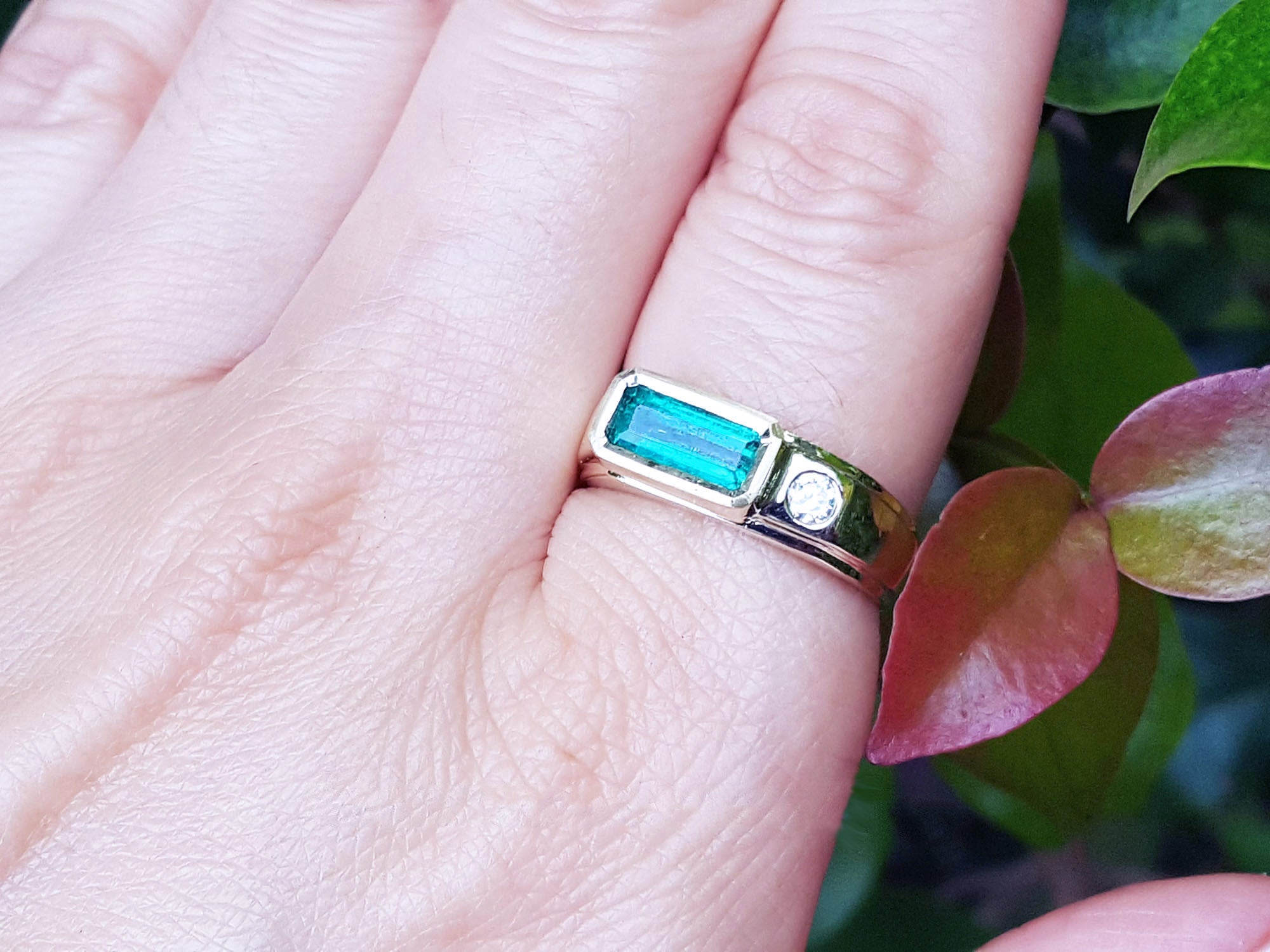 Men’s Colombian emerald rings for sale in USA