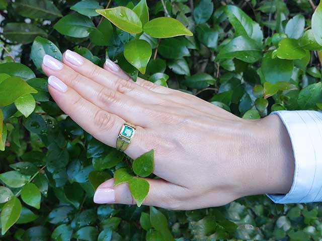 Muzo Colombian emerald ring