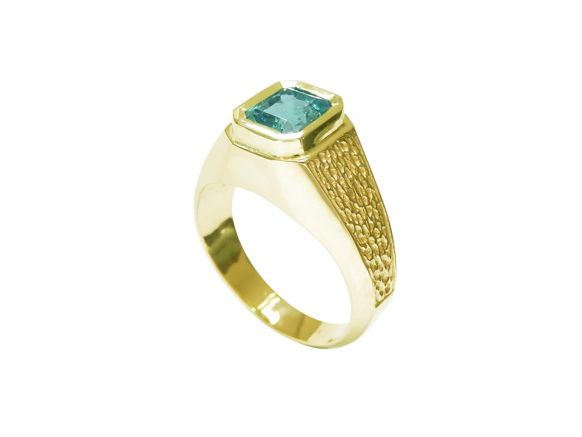 Men&#39;s Muzo emerald ring