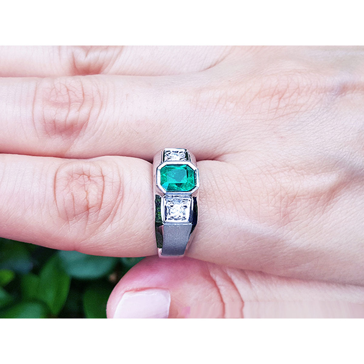 Genuine Muzo Emerald 1.32 Carat Men&#39;s Ring 14K White Gold