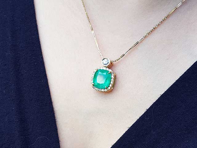 Wholesale Colombian emerald necklace