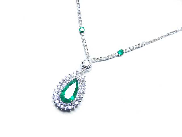 Emerald necklaces for sale