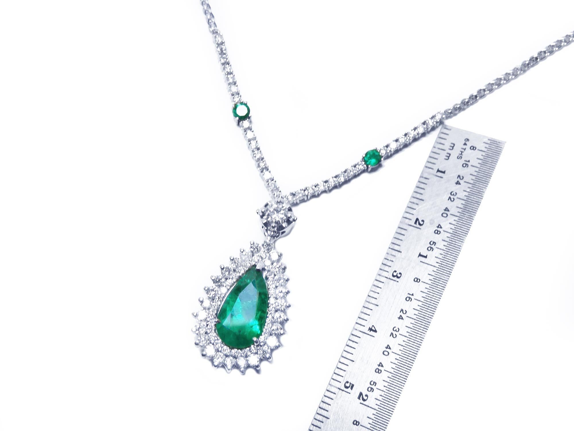 Natural emerald necklace