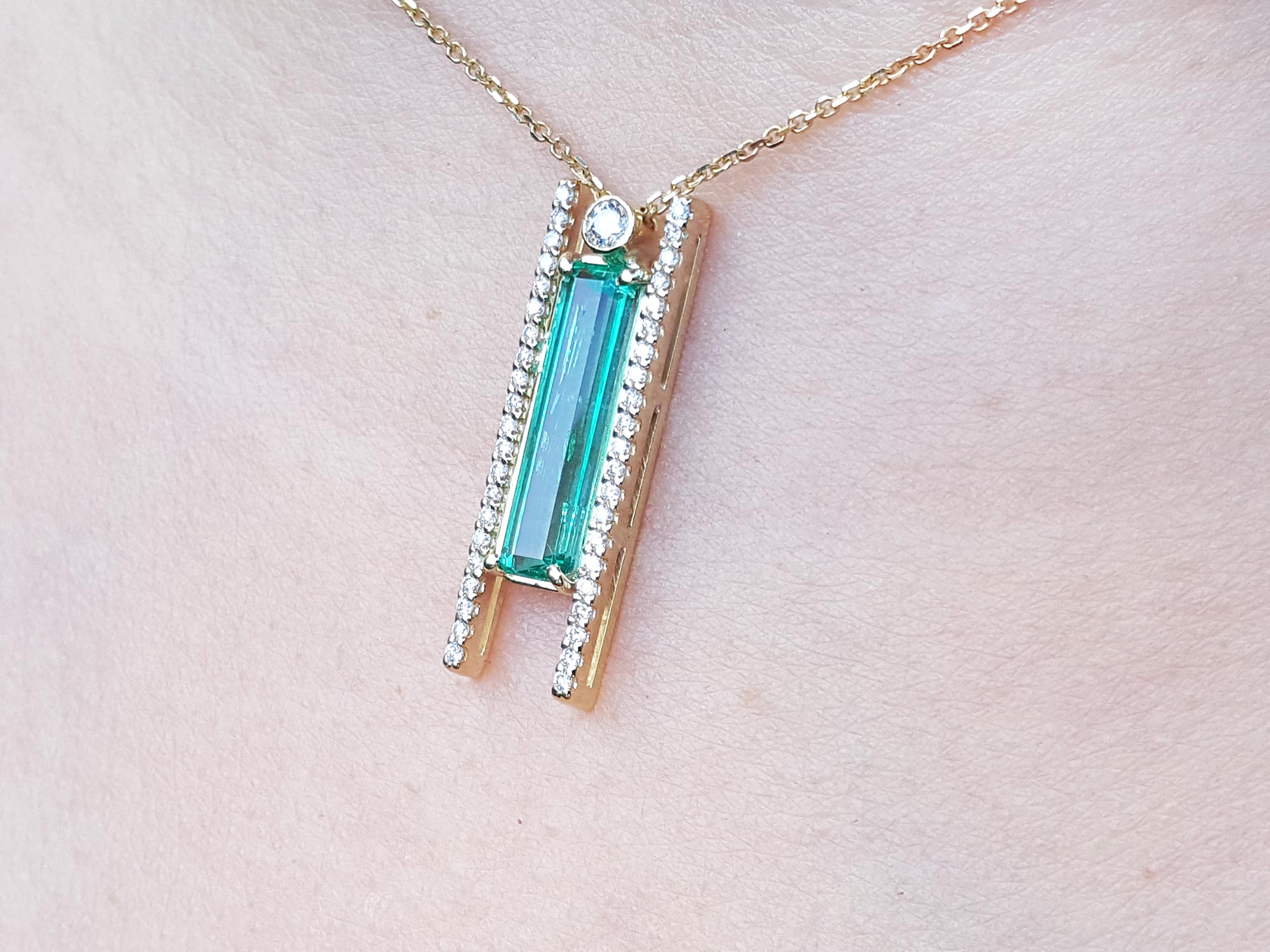 Emerald and diamond necklace