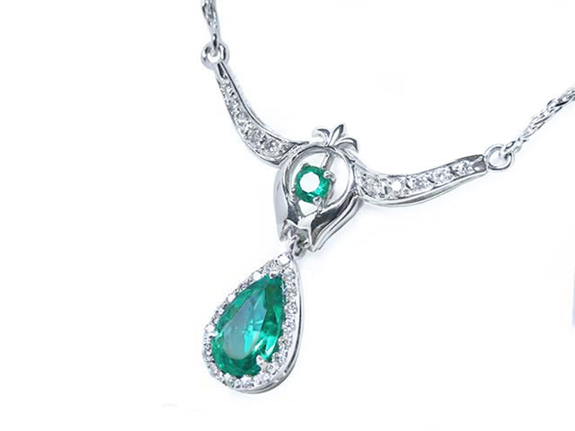 May birthstone necklace 1.67 ct. Colombian emerald