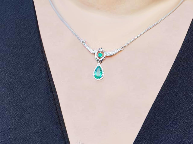 May birthstone necklace 1.67 ct. Colombian emerald