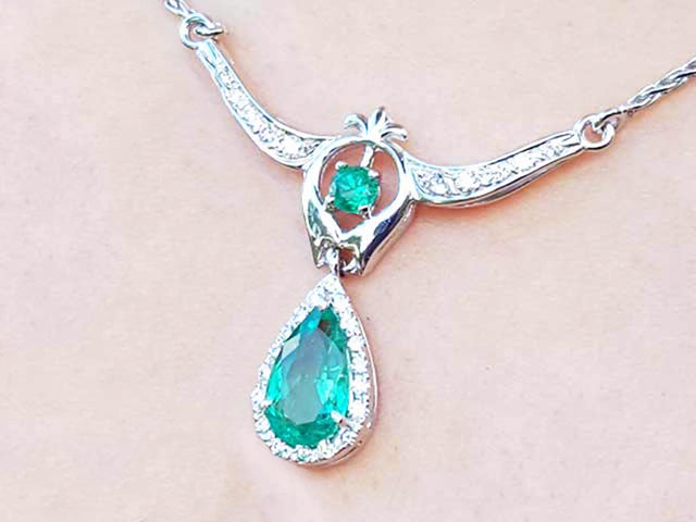 May birthstone necklace 1.67 ct. Colombian emerald