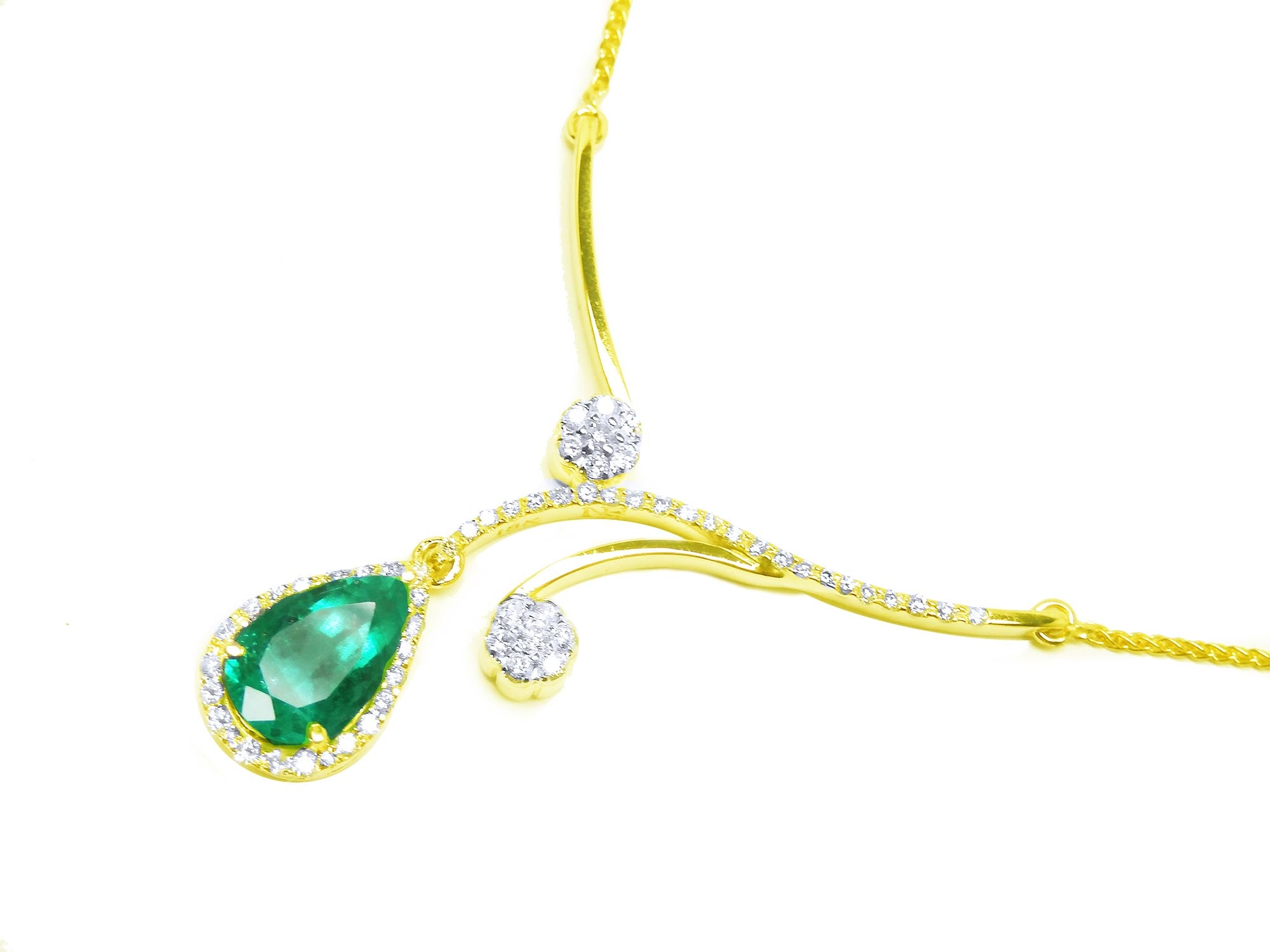Yellow gold Emerald necklace