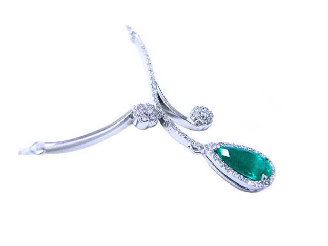 Muzo emerald necklace