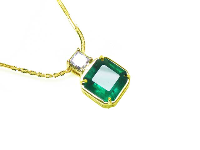 Green fire Asscher cut emerald necklace