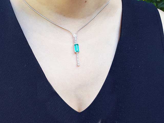 Emerald-cut real emerald necklace
