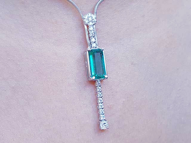 Colombian emerald necklace for sale