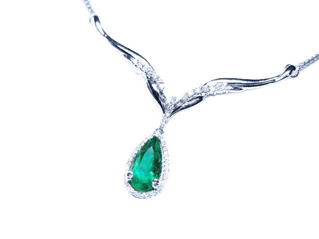 Colombian  emerald necklace for sale